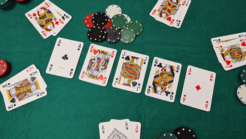 7 Variations Between Black jack and Online poker Players 2